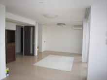 美しい陰影と映像機器がデザインされた理想の空間 美しい陰影と映像機器がデザインされた理想の空間